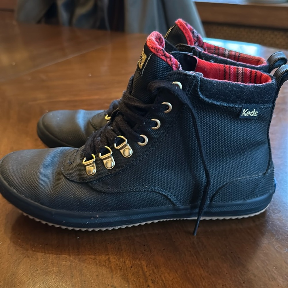 KEDS SCOUT LI BOOTIE Black/Red plaid